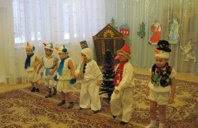 12. Веселые снеговички